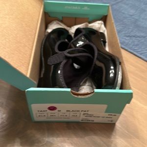 Black 8.5 Toddler tap shoes